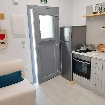 Cozy Town House Парос